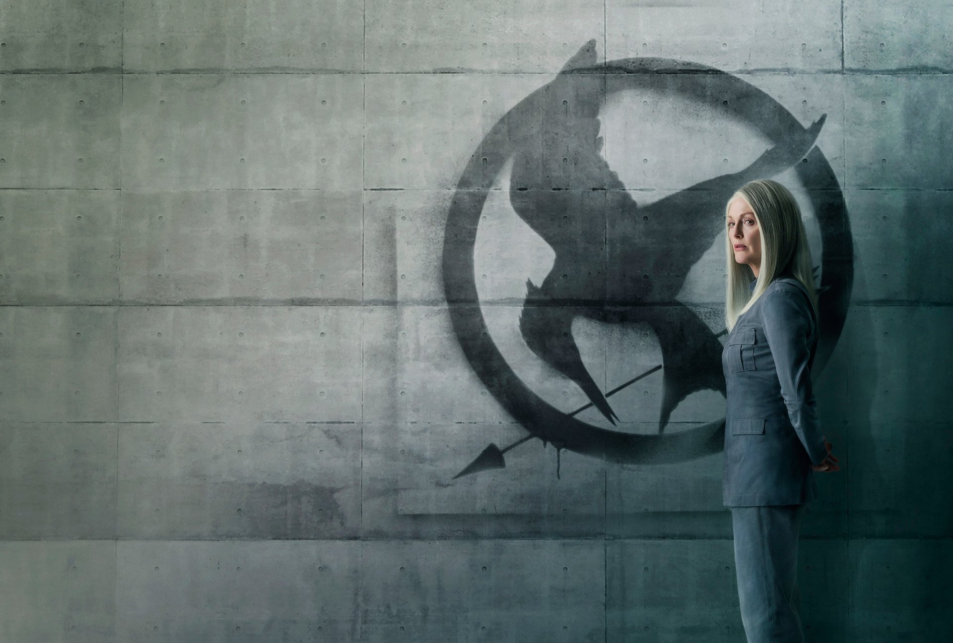 mockingjay logo julianne moore