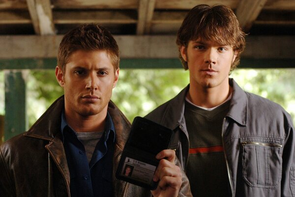 Policías Jensen Ackles y Sam Winchester son una gran pareja