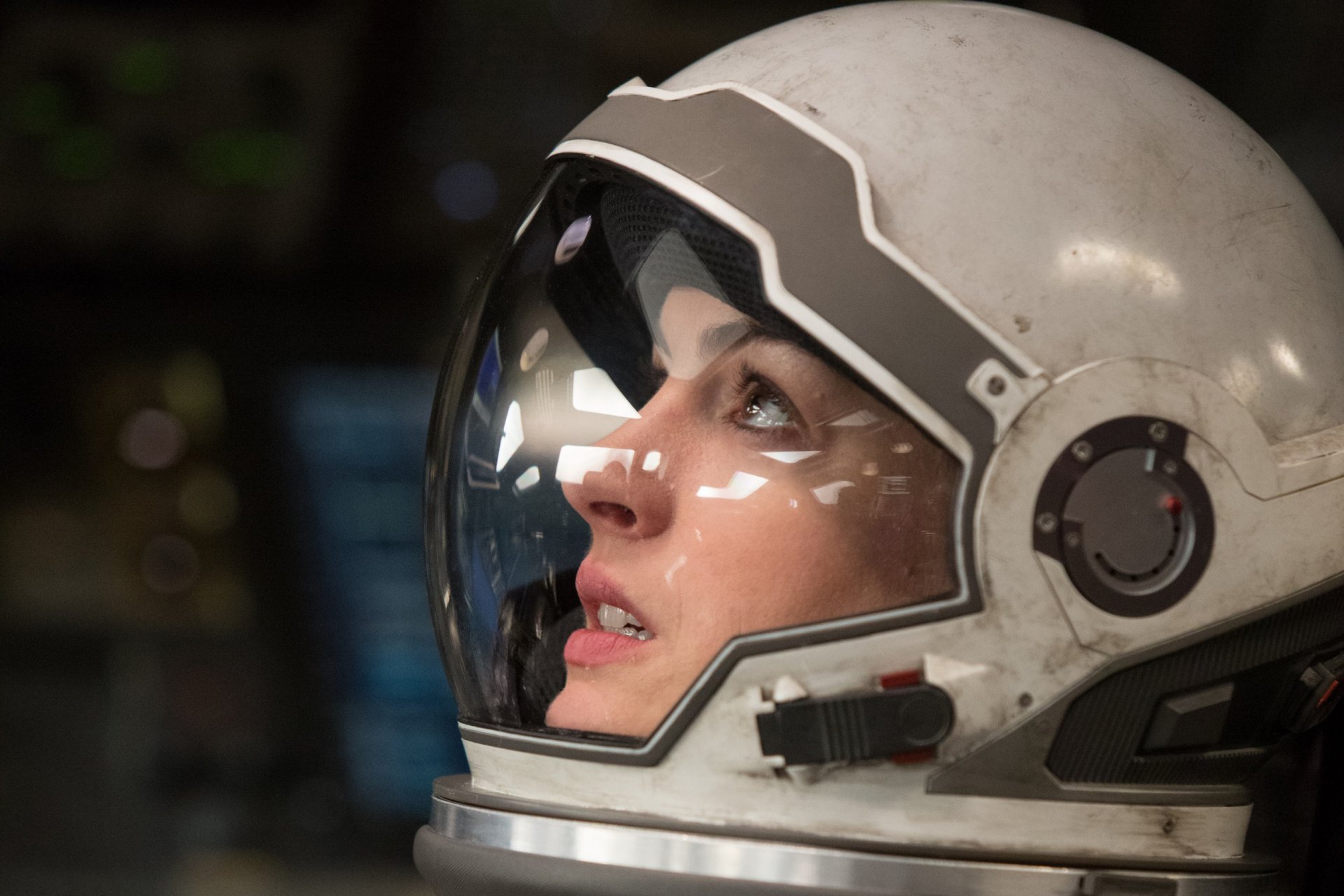 interstellar interstellar science fiction astronaut spacesuit anne hathaway face close-up