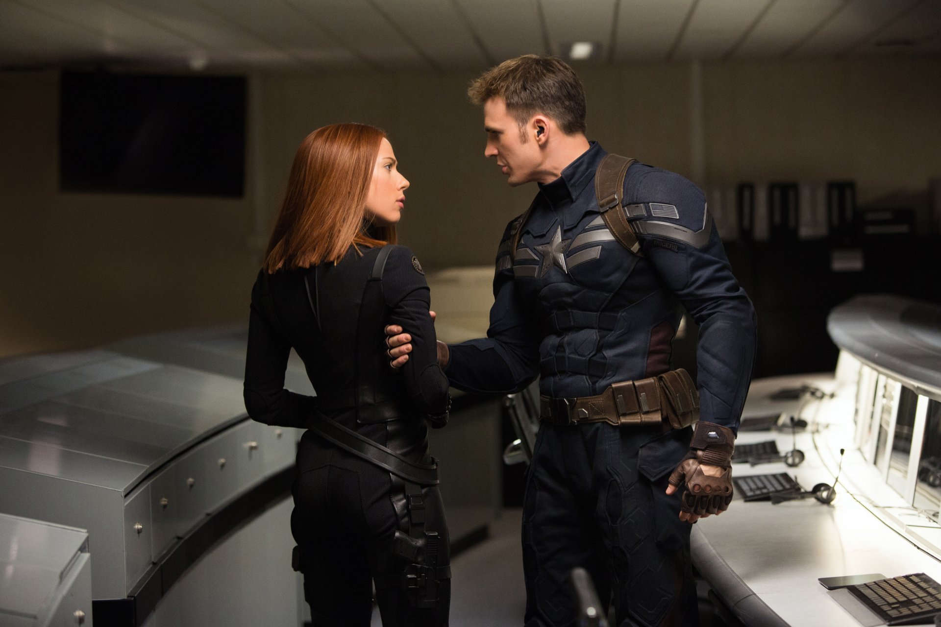 captain america winter soldier captain america 2 film 2014 scarlett johansson natasha romanova veuve noire chris evans steve rogers action aventure science-fiction fantastique marvel divertissement homme fille armure rouge cheveux hd fond d écran