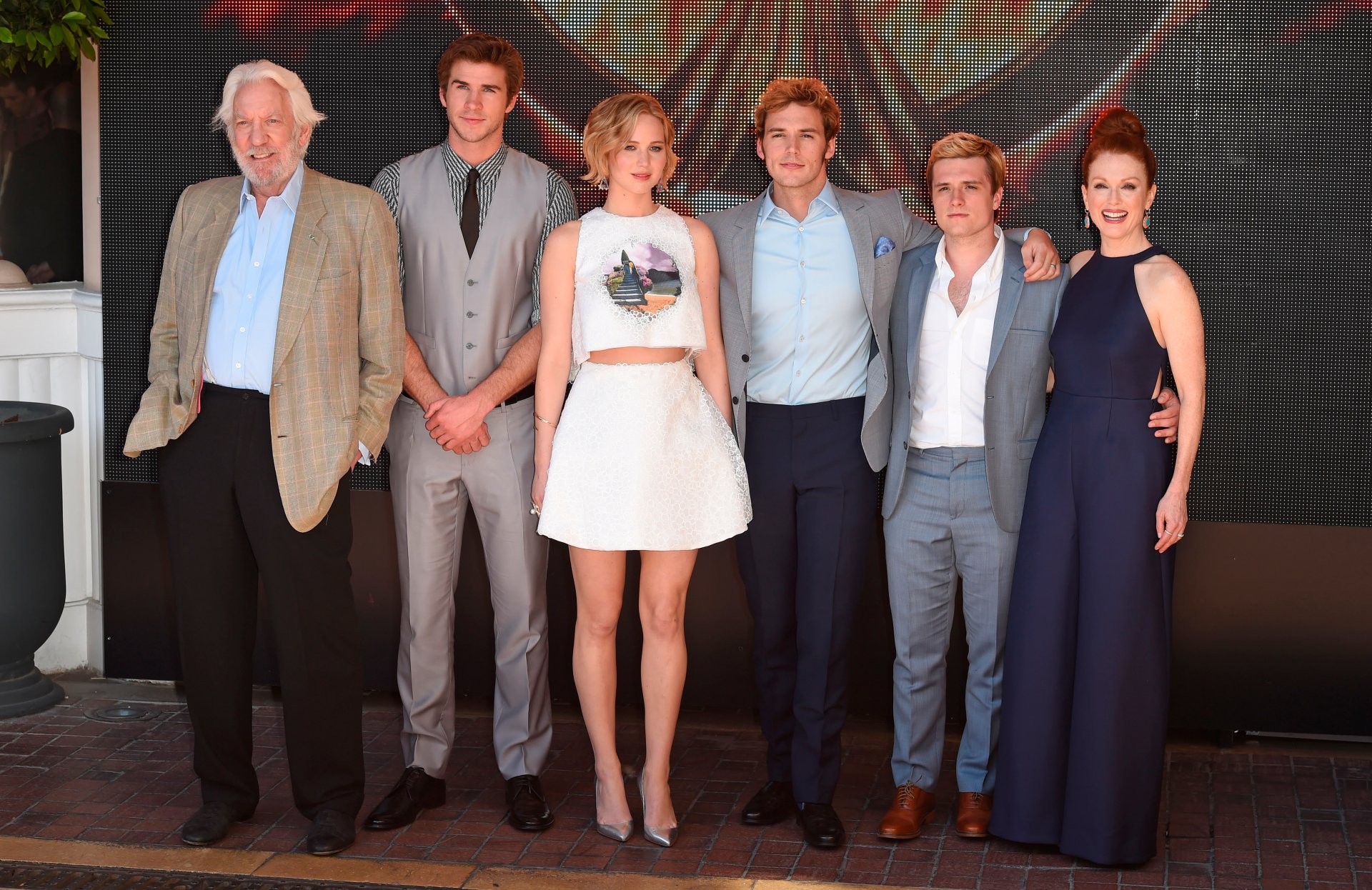 hunger games: geai mockingjay hunger games: mockingjay jennifer lawrence josh hutcherson liam hemsworth julianne moore donald sutherland claflin