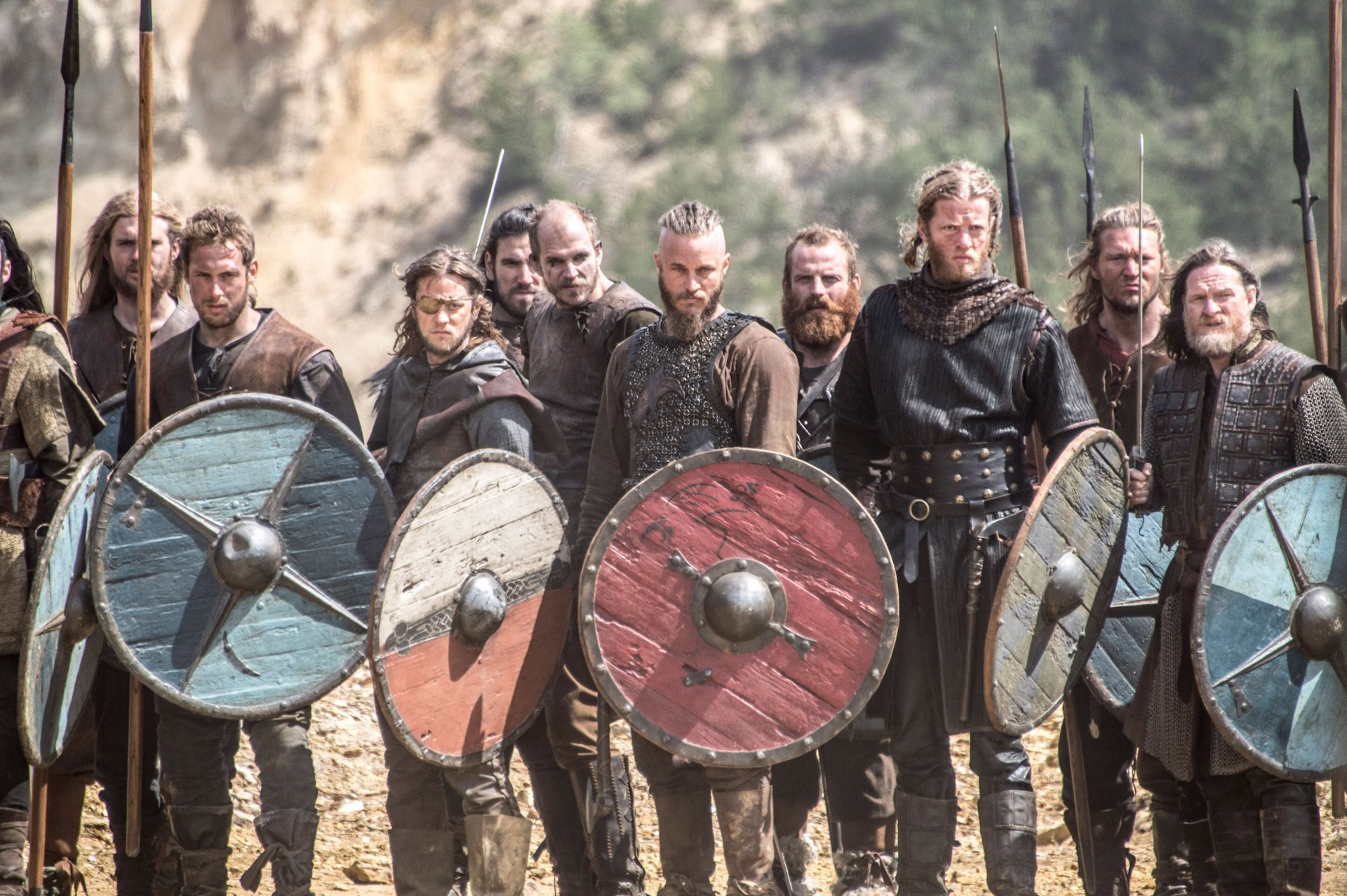 vikings série télévisée historique fimmel travis fimmel guerriers boucliers