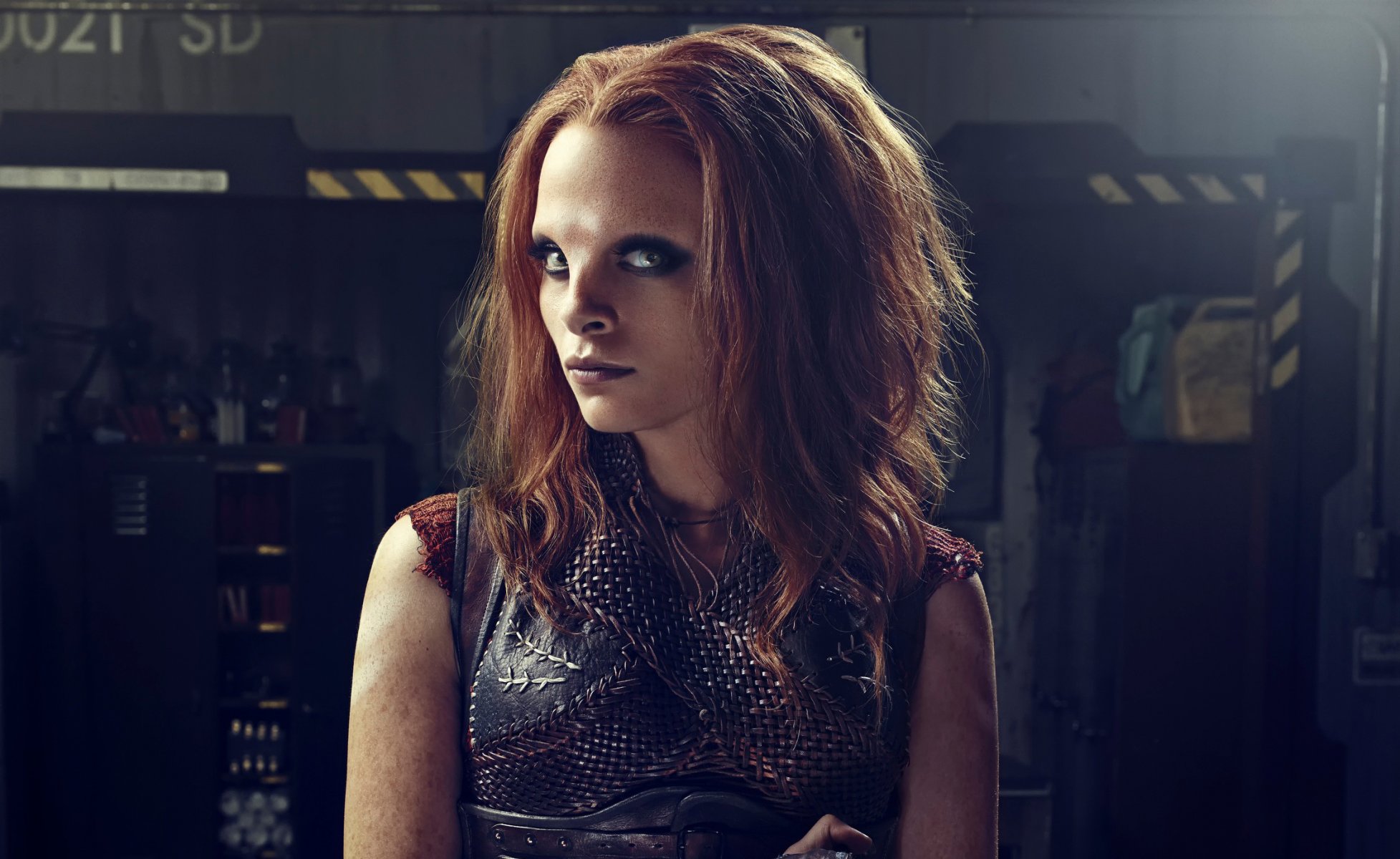 defiance herausforderung tv-serie stephanie leonidas irisa