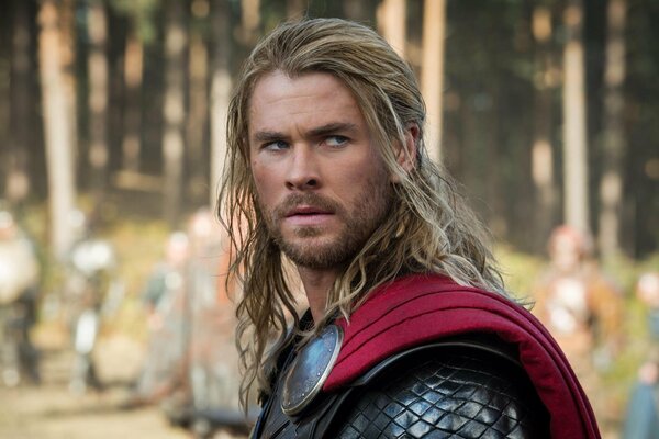 Thor: Chris hemsworth. Chris Hemsworth . Thor, l armatura del mondo oscuro