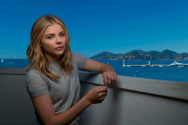 Chloe Moretz à l hôtel en vacances