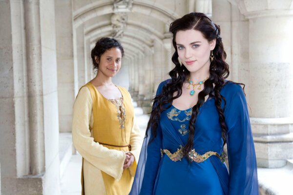 La strana serie con Katie McGrath