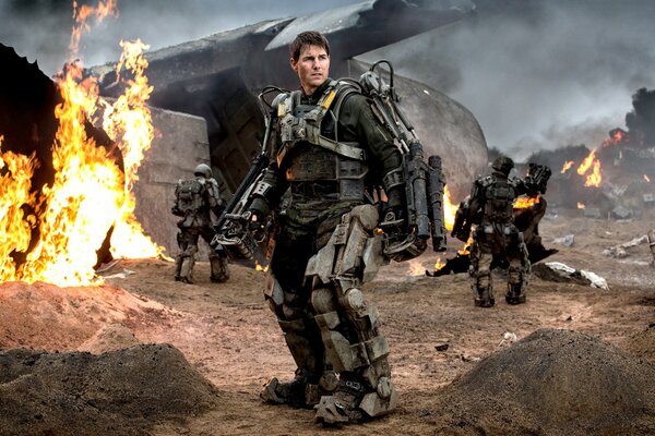 Tom Cruise auf dem Schlachtfeld im Film The Edge of the Future