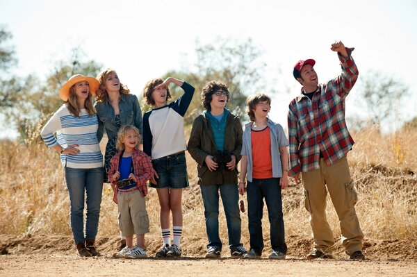 Ein Bild aus einem Film mit Sandler und Drew Barrymore