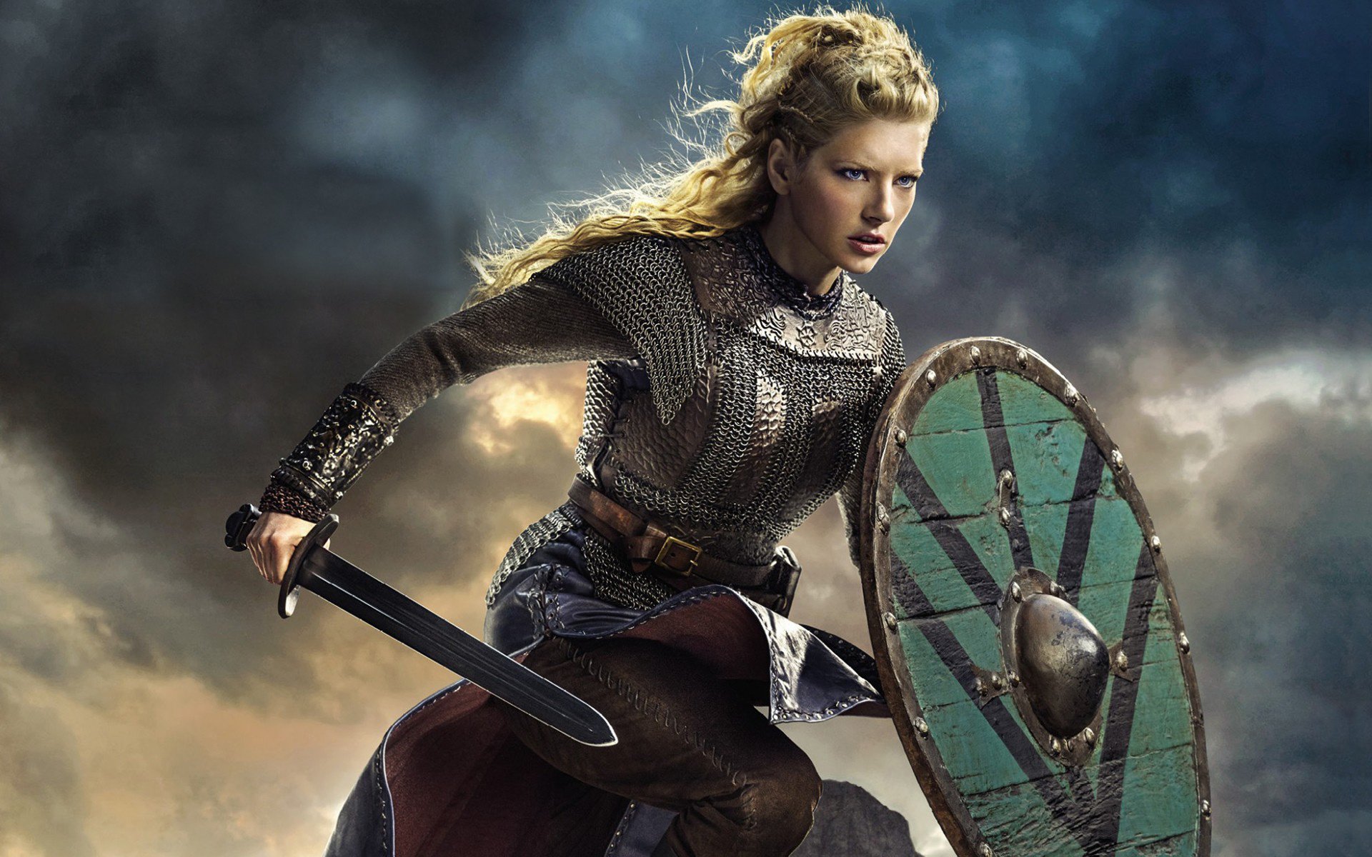 vikings série tv historique drame catherine winnick lagertha épée bouclier ciel