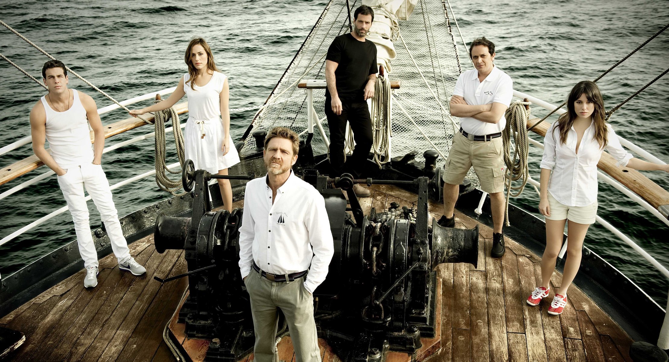 el barco ark juanjo artero mario casas irene montalà juan pablo shuk luis callejo blanca suárez tv series spain