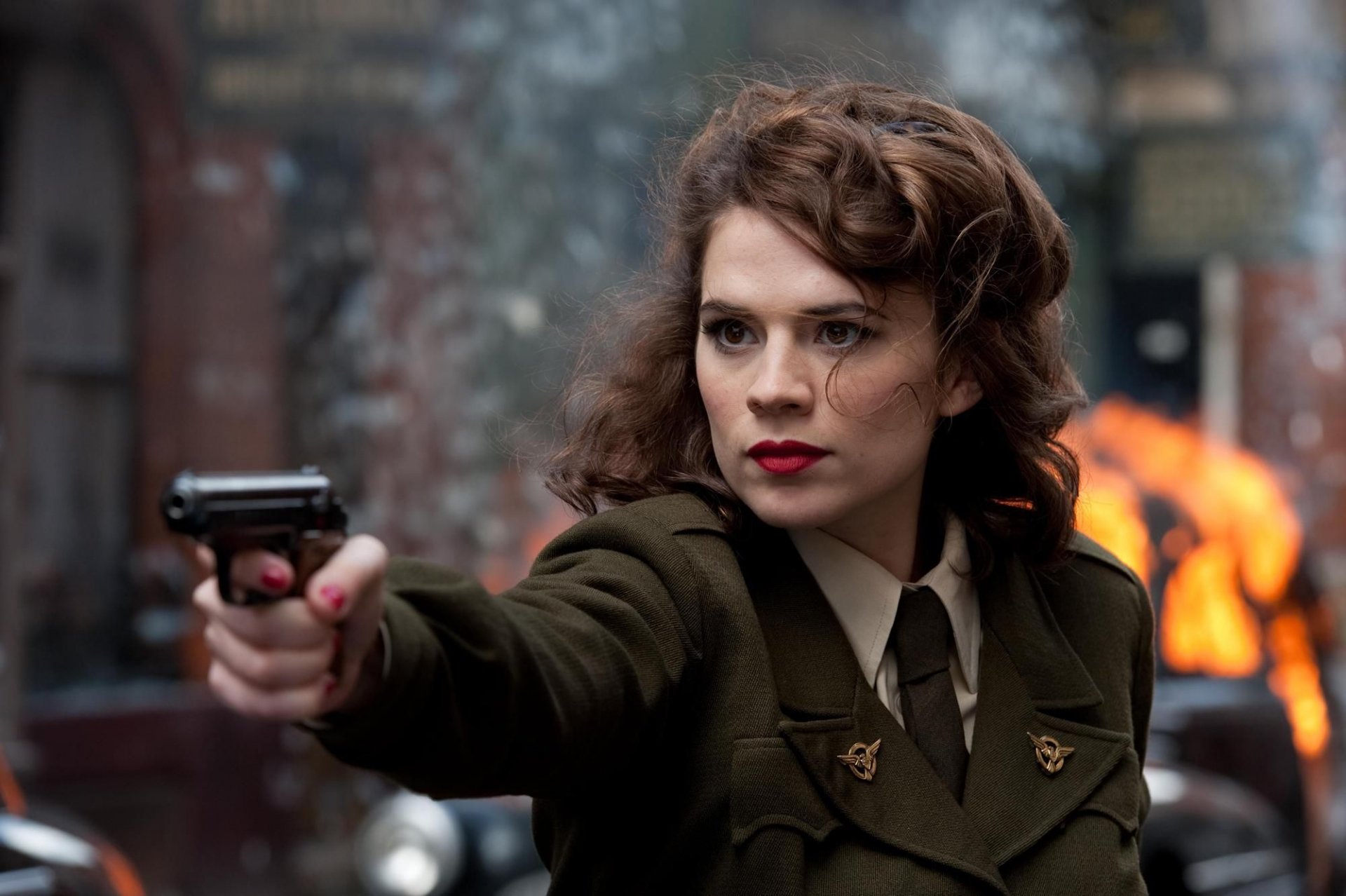 the first avenger hayley atwell hayley atwell actress gun uniform