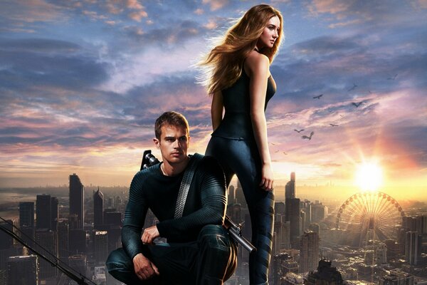 Cartel de la película Divergente. Shailene Woodley y Theo James