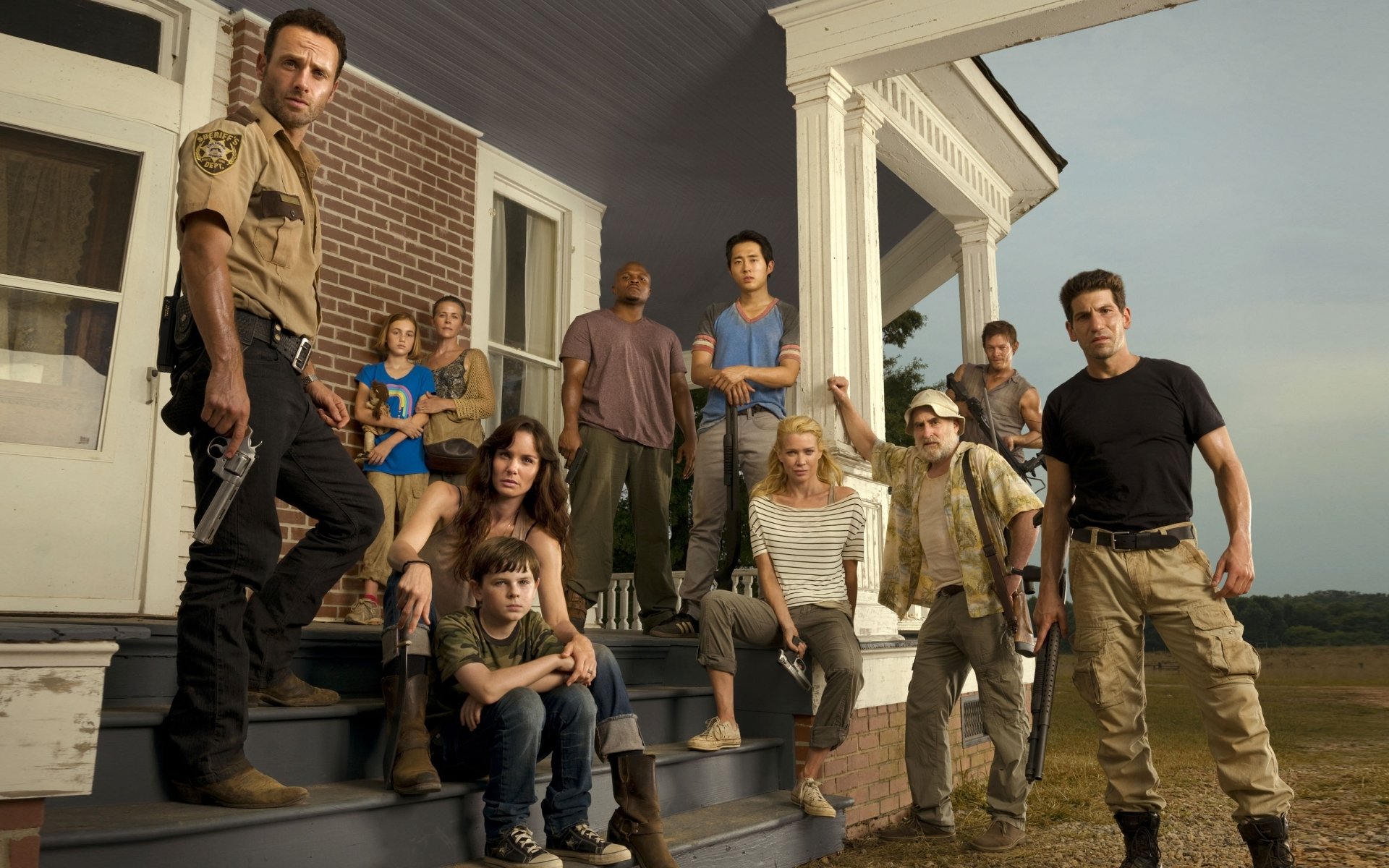 the walking dead tv series serial zombie characters rick lori carl shane daryl glenn dale t-dog carol sophia farm