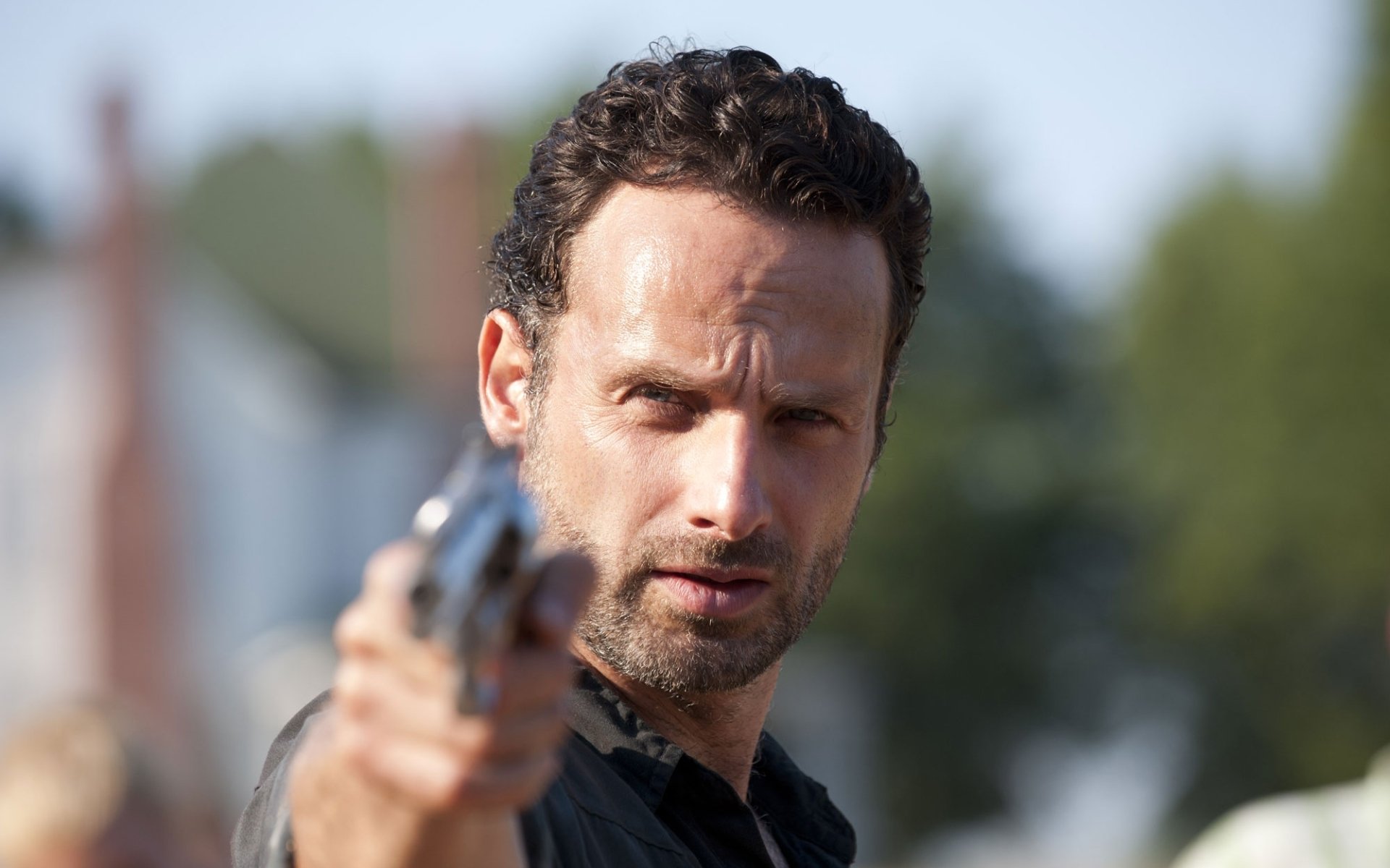 morti che camminano morti che camminano serie tv zombie rick grimes andrew lincoln pistola sfondo