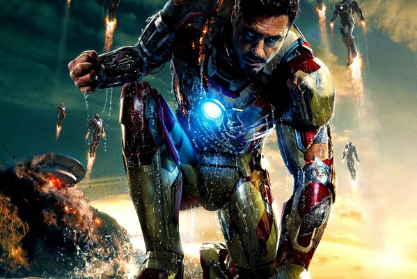 Tony Stark avec un poing serré