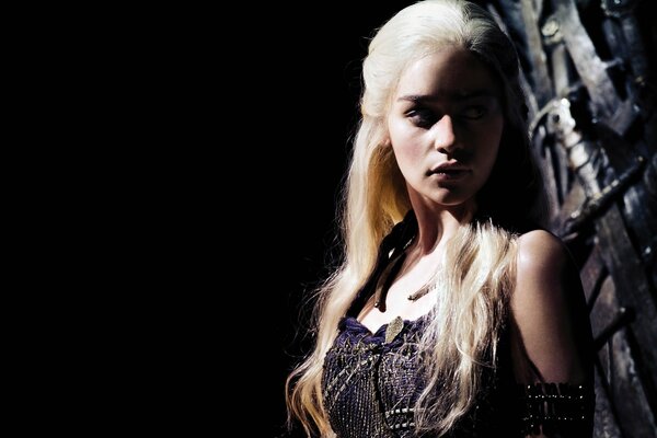 Emilia Clarke per la serie tv Game of Thrones .