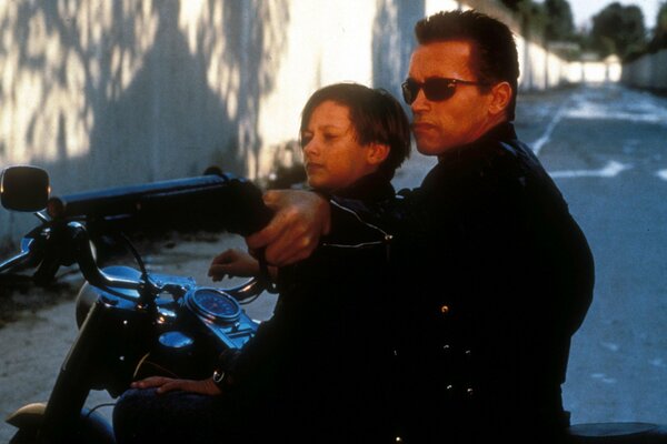 Arnold Schwarzenegger película Terminator 2 parte