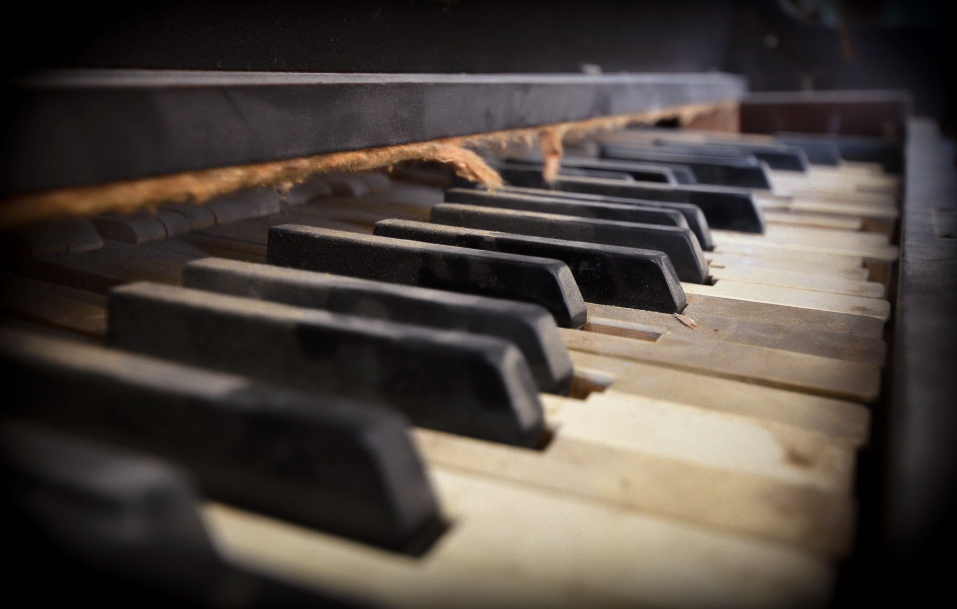 piano music close up