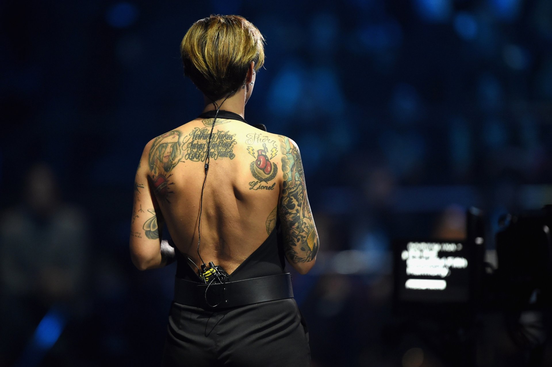 ruby rose australische sängerin ruby rose tattoo mtv ema im jahr 2015 zeigen