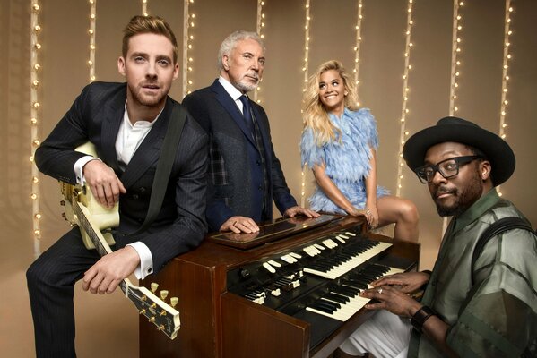 Will. i. am, Tom Jones, Ricky Wilson, Rita Ora en la Voz 2015