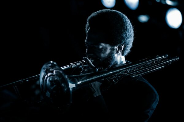 Jazz performer in the dark of night