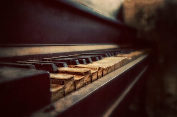 Viejo piano negro. Lado