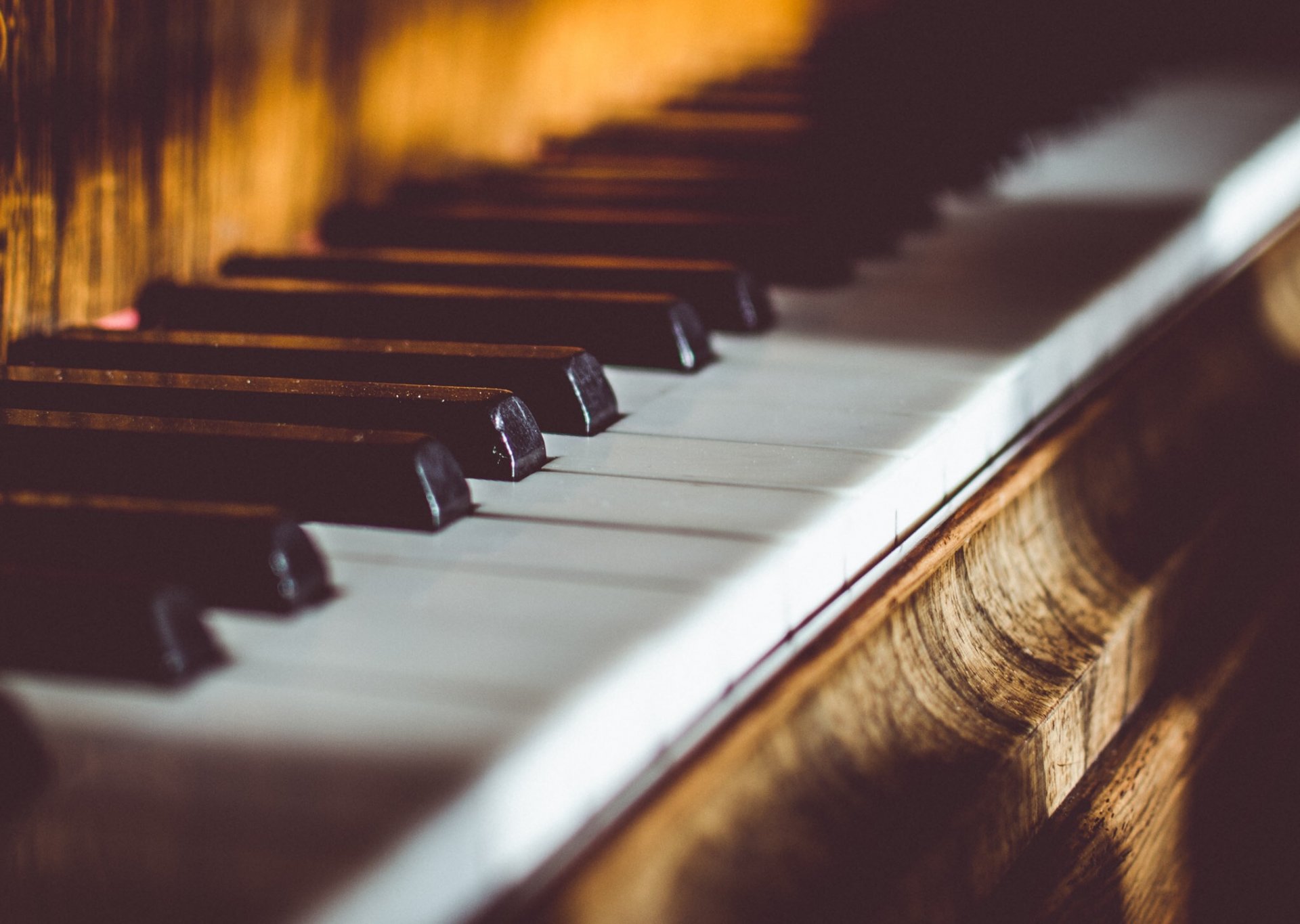 piano teclas blanco negro