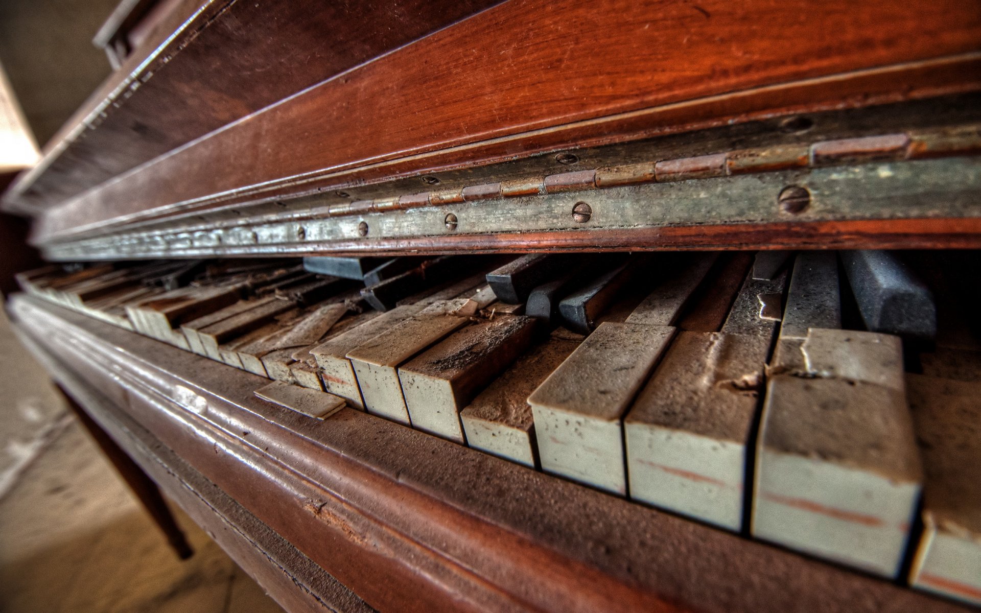 piano music close up