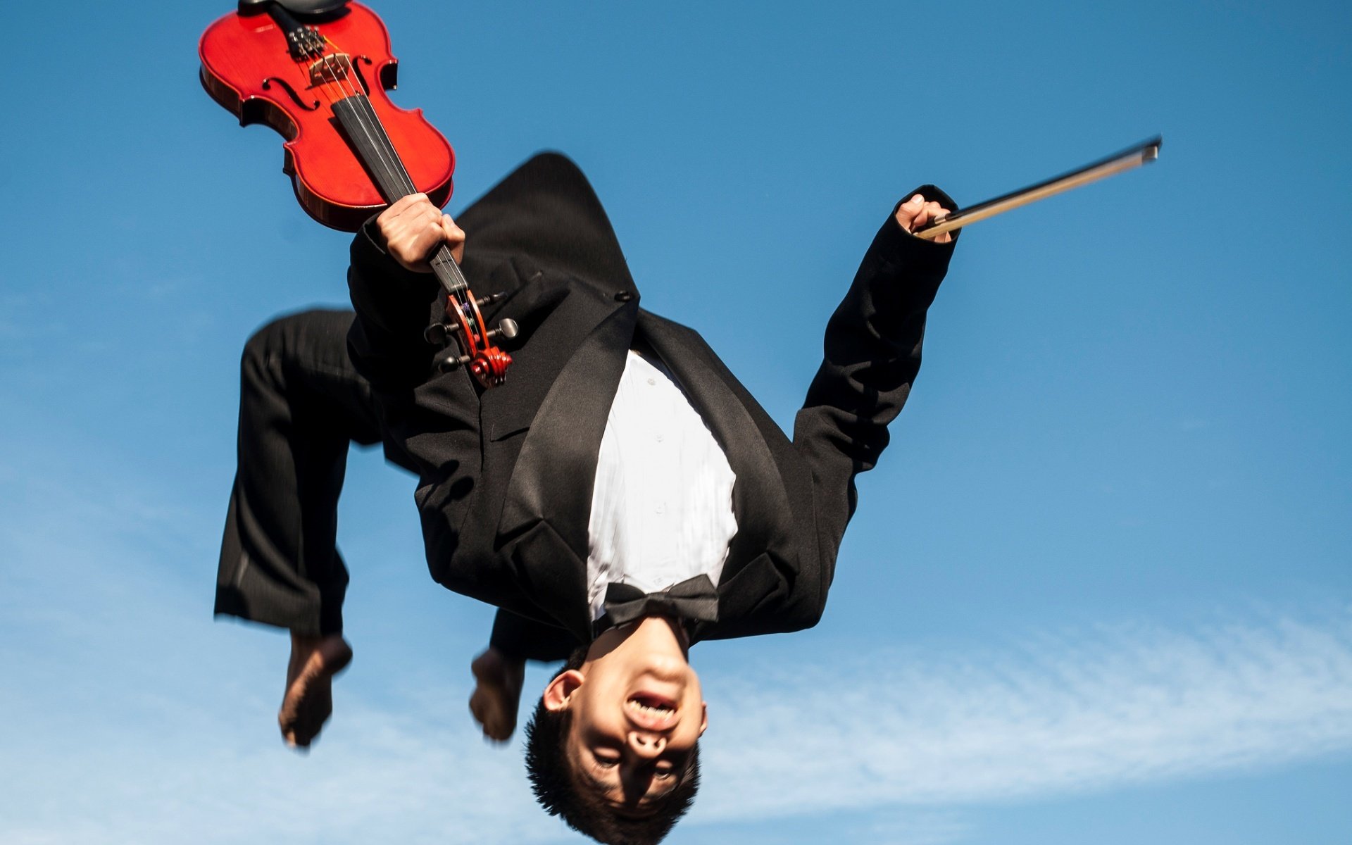 violino uomo salto musica