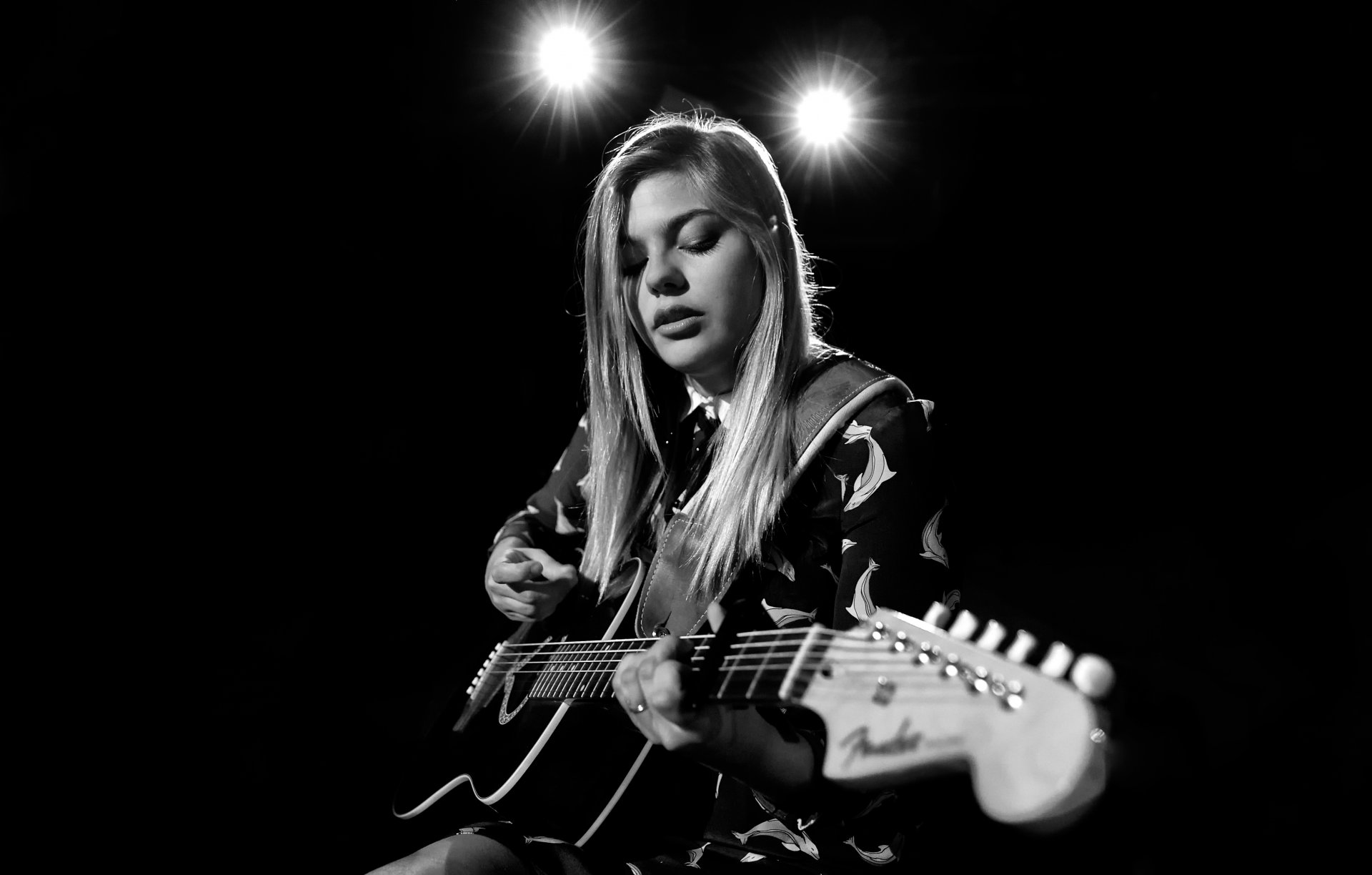 louane emera chanteuse guitare france