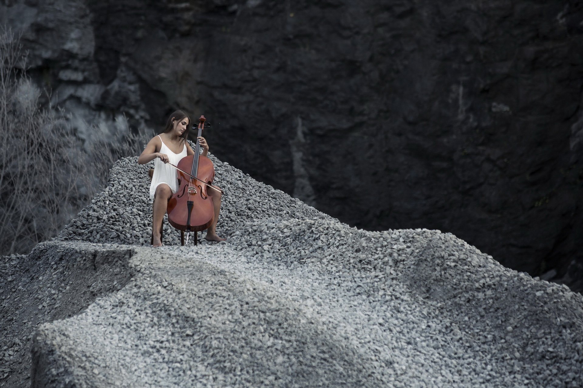 ragazza violoncello musica