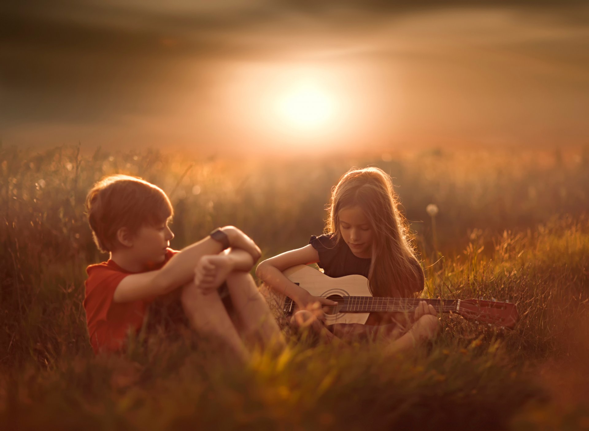 ragazzo ragazza chitarra romanticismo