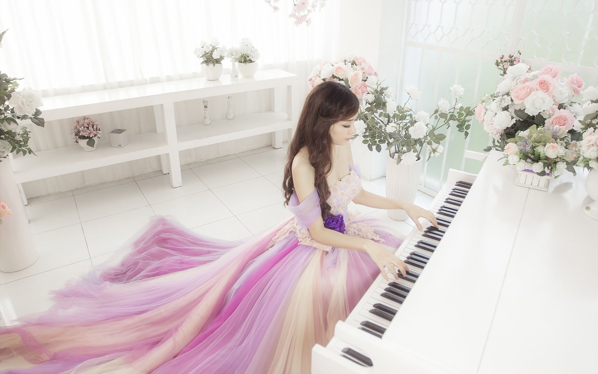 girl piano music