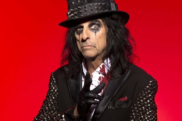 Alice cooper auf rotem Hintergrund