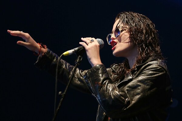 Singer Sky Ferreira sings on stage