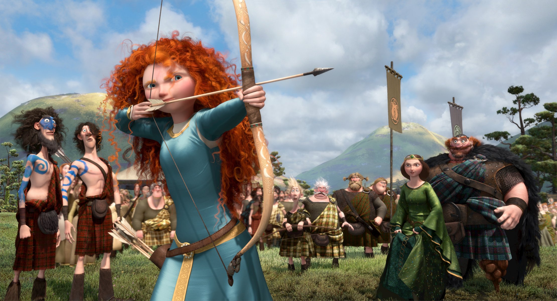 film disney pixar écosse roi reine concours d arc princesse archer merida cheveux rouges courageux dessin animé pixar fille rousse archer guerrier écossais compétition tir