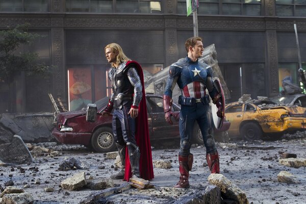 Capitan America e Thor dal film