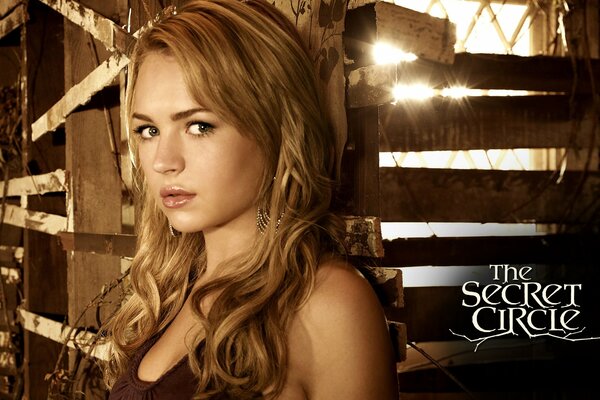 Blonde actress from the movie the secret circle