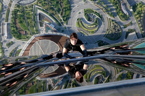 Tom Cruise en Misión imposible: protocolo fantasma