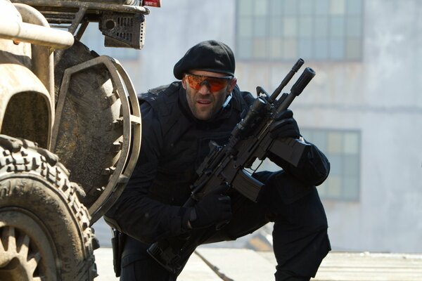 Jason Statham dans le film les nains