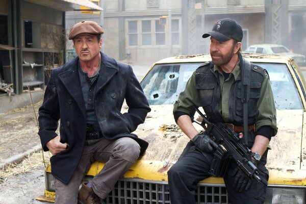 Film Niezniszczalni 2 aktorzy Sylvester Stallone i Chuck Norris