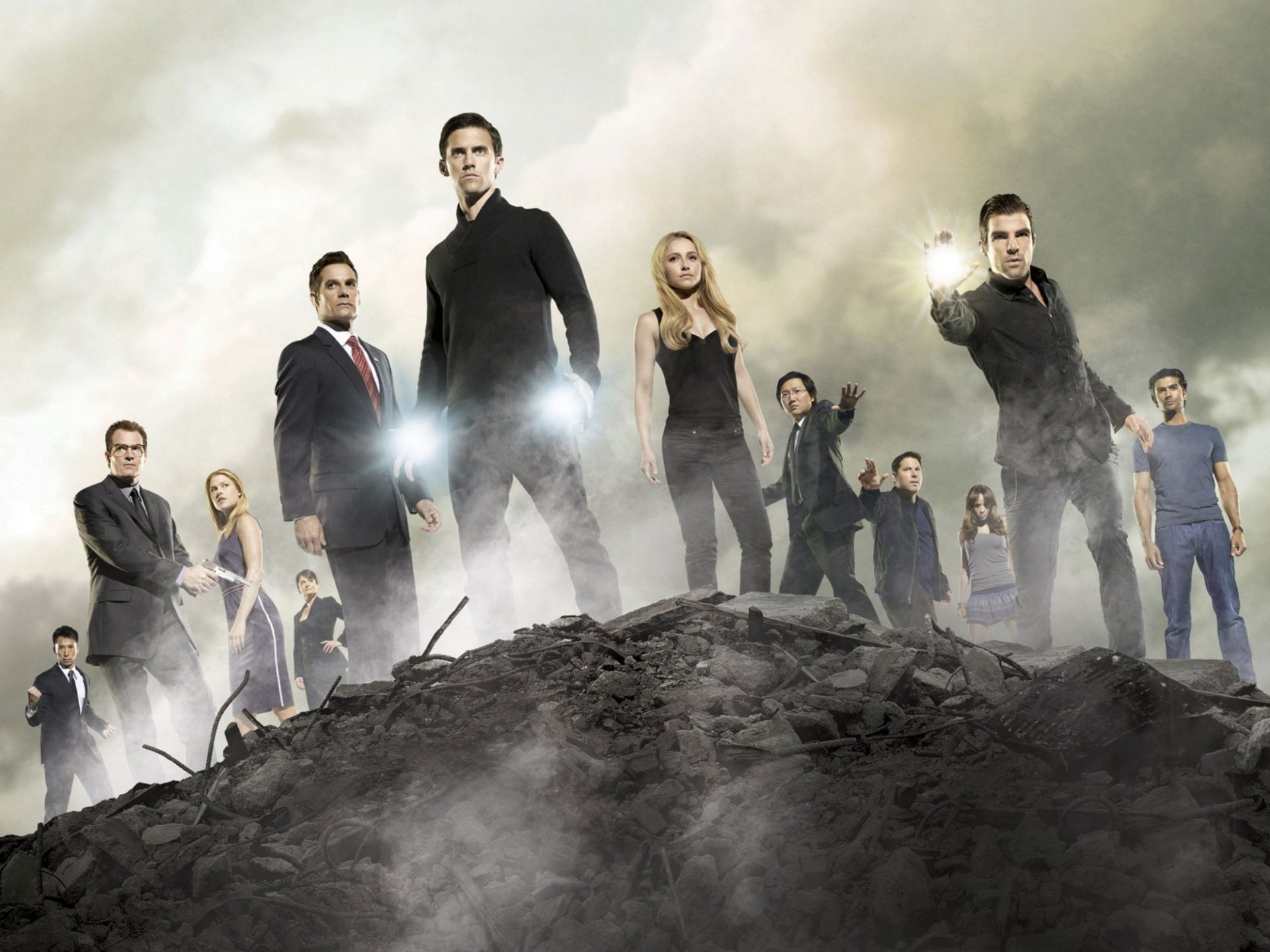 héroes serie de televisión hayden panettiere claire bennet milo ventimiglia milo ventimiglia peter petrelli masi oka mazi oka hiro nakamura sendhil ramamurthy sendhil ramamurthy mohinder suresh james kayson lee james kayson lee lee ando masahashi zach