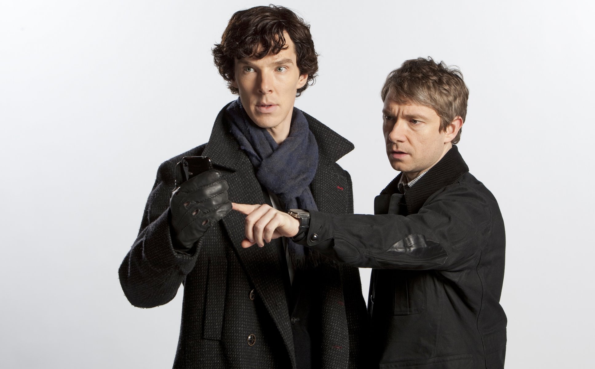 sherlock série tv bbc holmes benedict cumberbatch john watson john watson martin freeman acteurs fond blanc