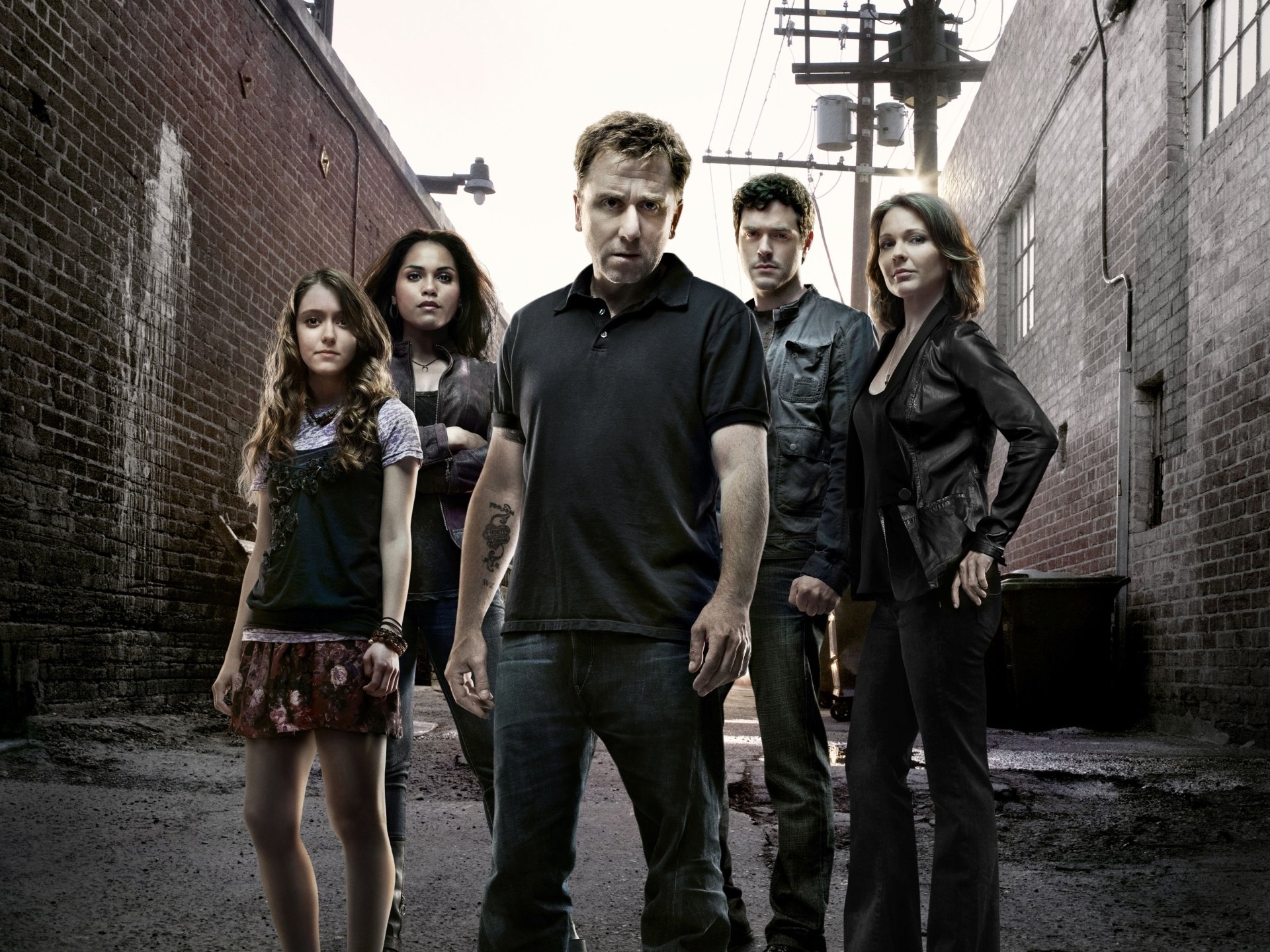 mentirme engañarme teoría de la mentira serie de televisión personajes dr .. cal lightman dra. jillian foster ria torres emily lightman eli locker actores tim roth kelly williams monica raimund mcfarland brendan hines lane