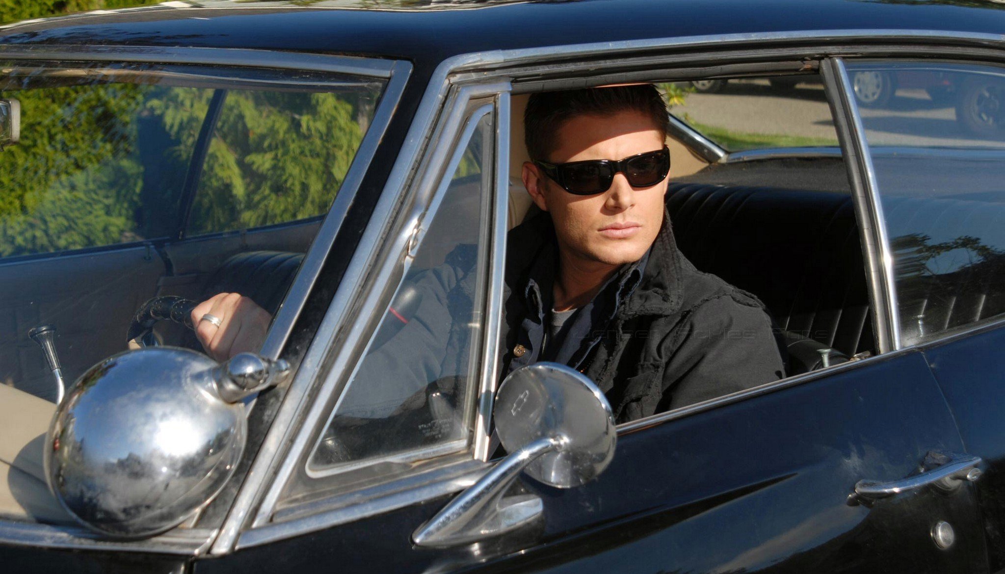 soprannaturale dean winchester jensen ackles impala occhiali sorriso