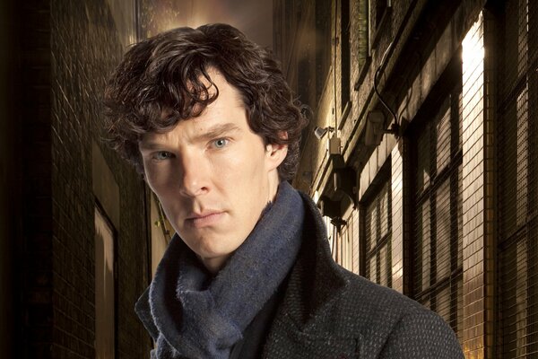 Benedict Cumberbatch w serialu Air Force Sherlock Holmes