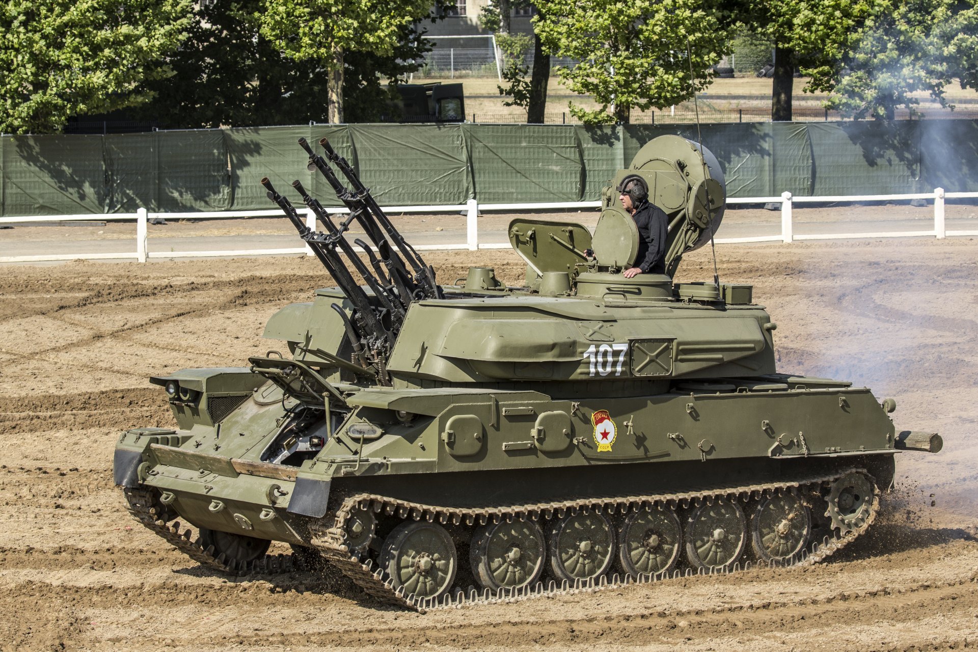 zsu-23-4 shilka soviético antiaéreo autopropulsado campo