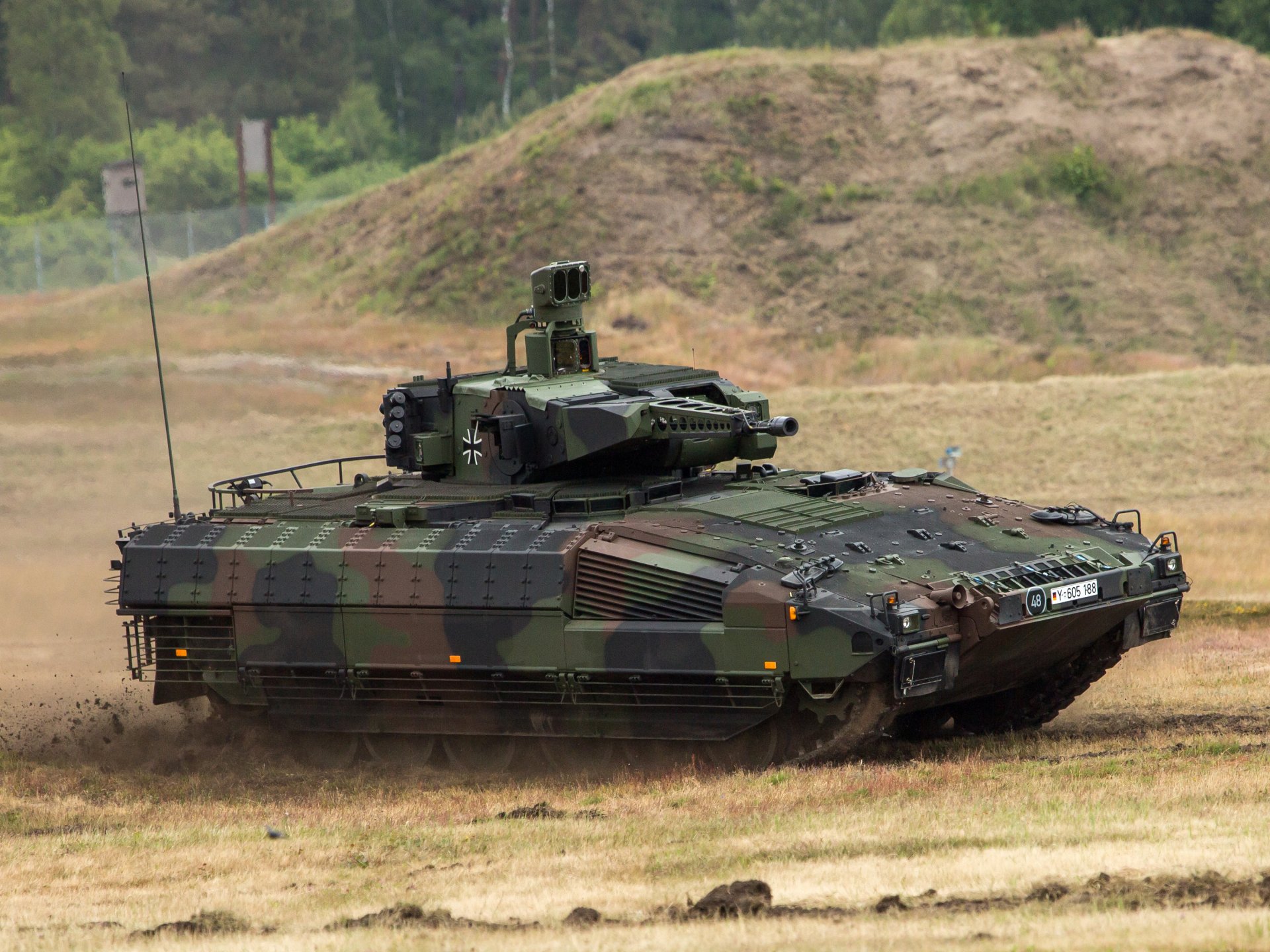 puma schützenpanzer allemand blindé combat véhicule infanterie terrain d entraînement