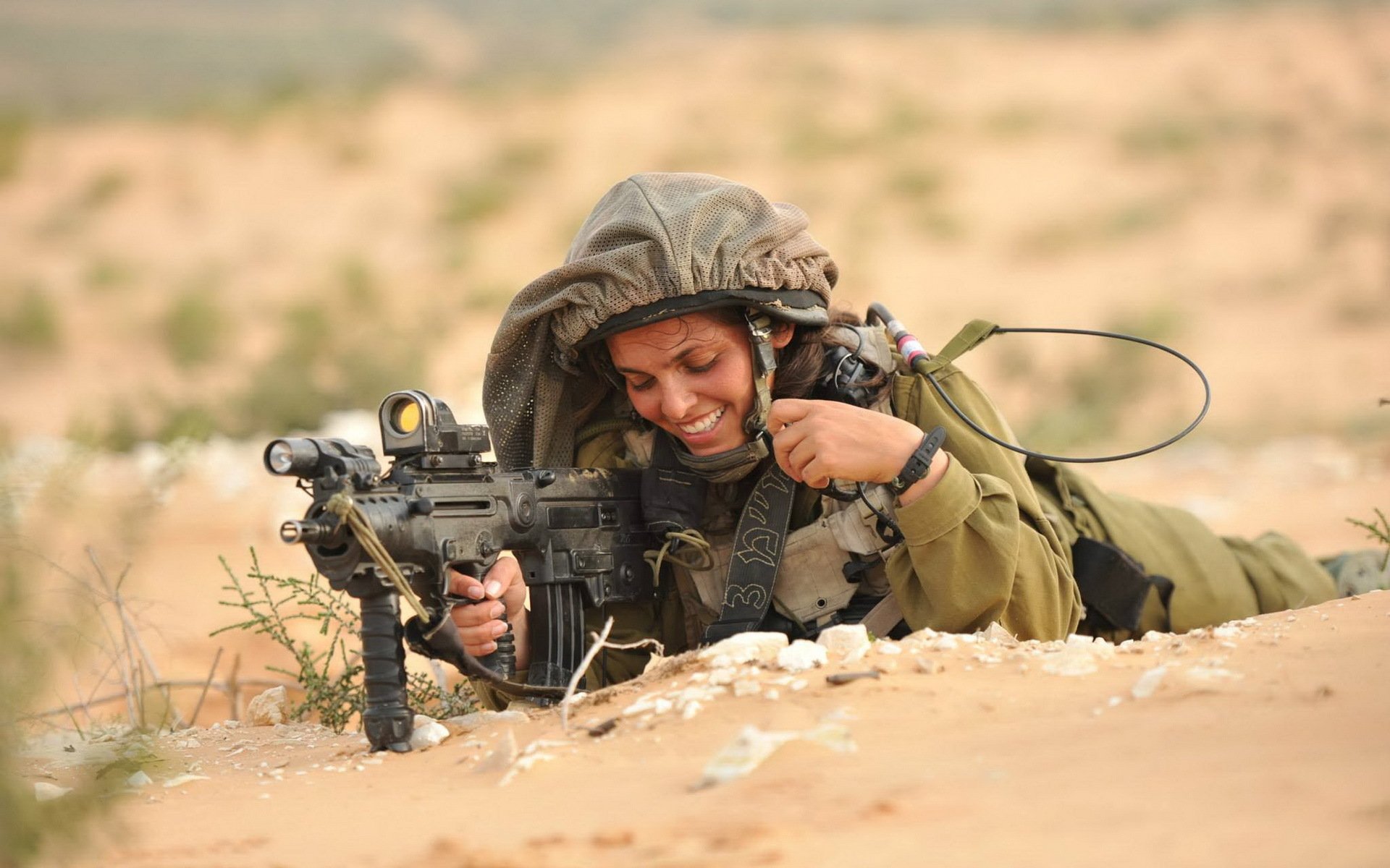 fuerzas de defensa de israel chica soldado armas