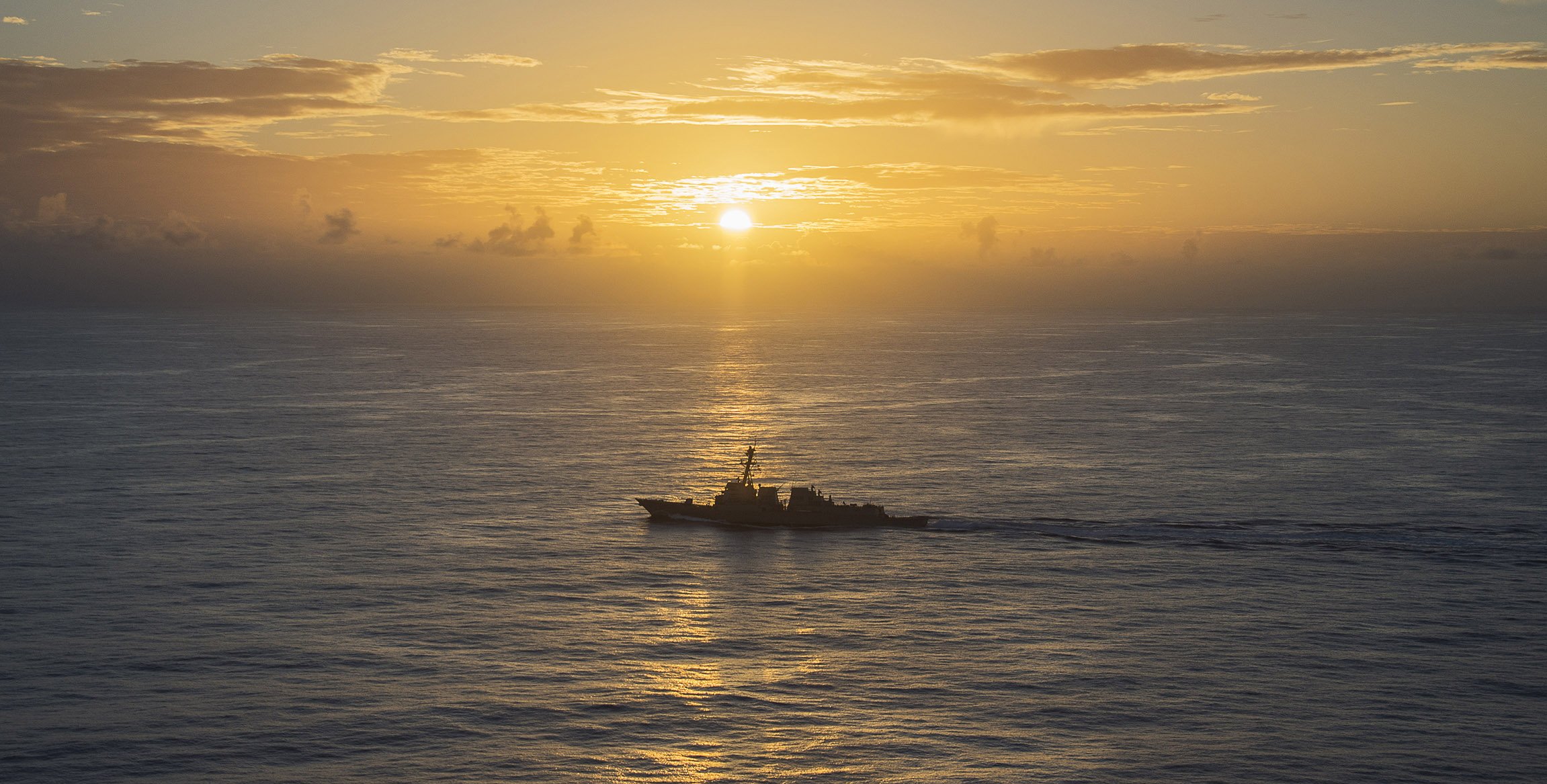 uss michael murphy ddg 112 guided-missile destroyer philippine sea ship sunset weapon